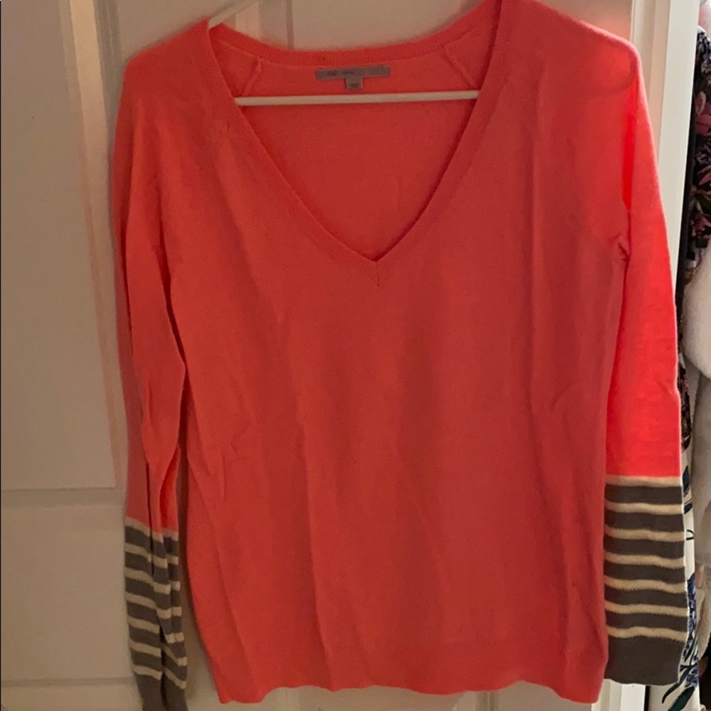 Gap v neck with sequin detail on arms